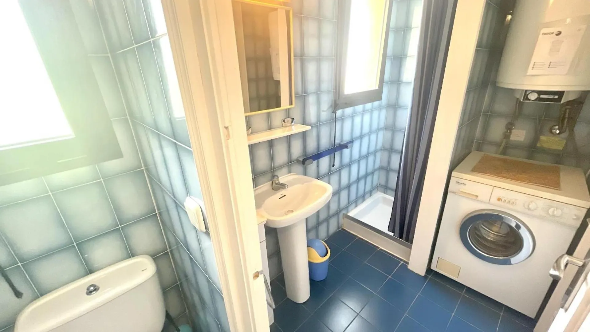 Saint Jacques A3 Apartment Roses Spain